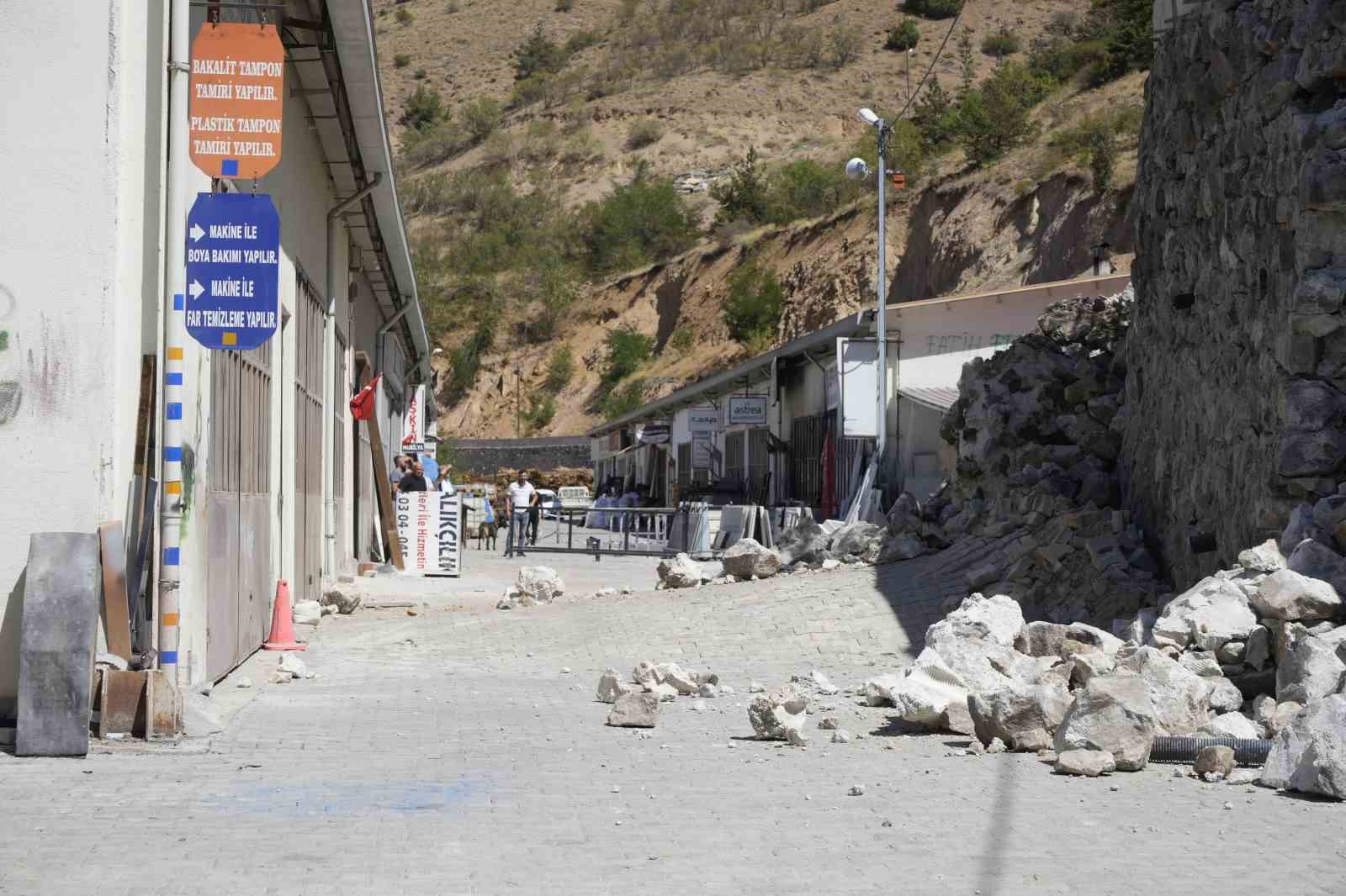 Gümüşhane’de sanayi sitesinde heyelan riski nedeniyle 25 iş yeri boşaltıldı 