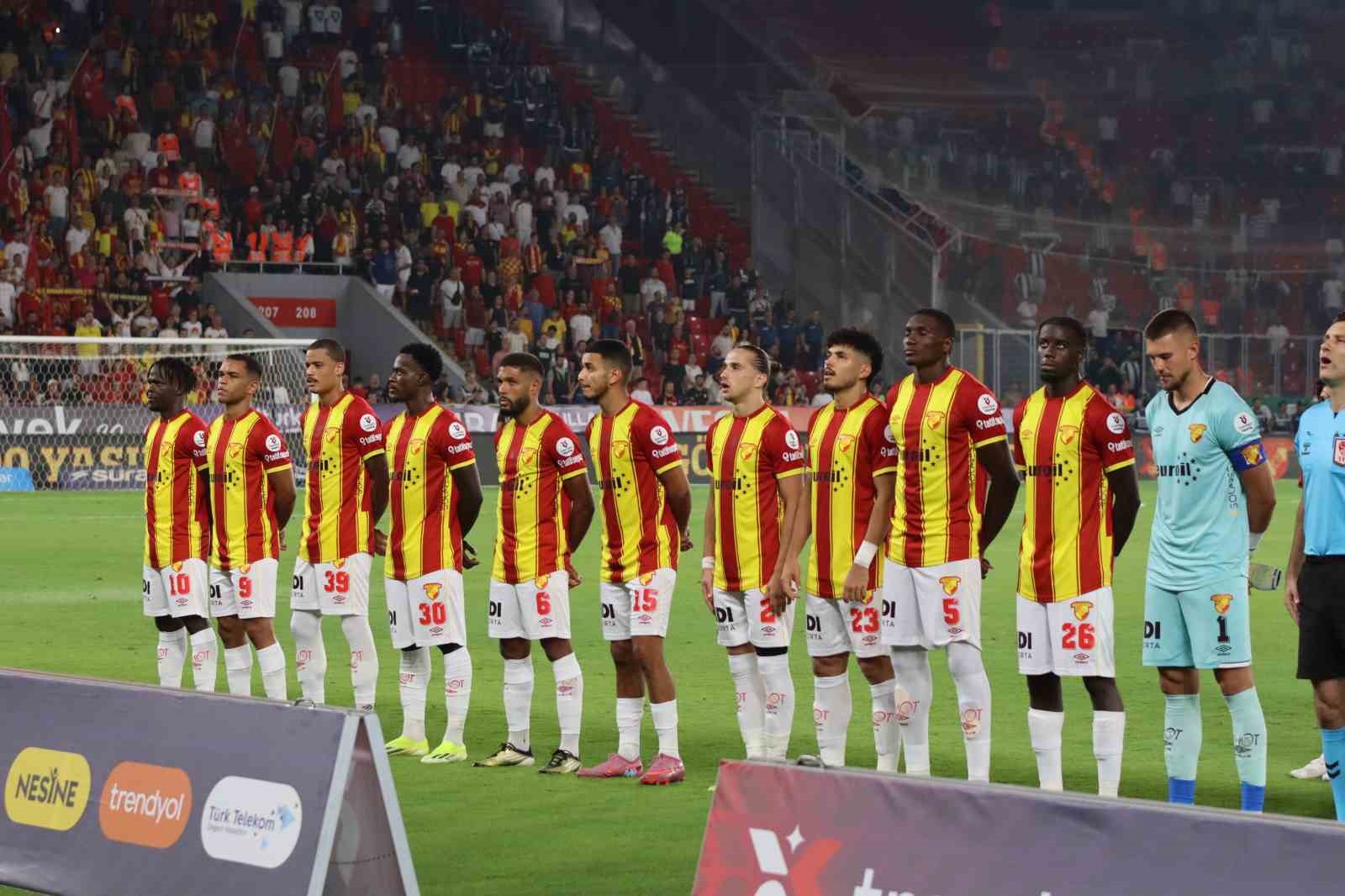 Trendyol Süper Lig: Göztepe: 0 - Konyaspor: 0 (İlk yarı) 