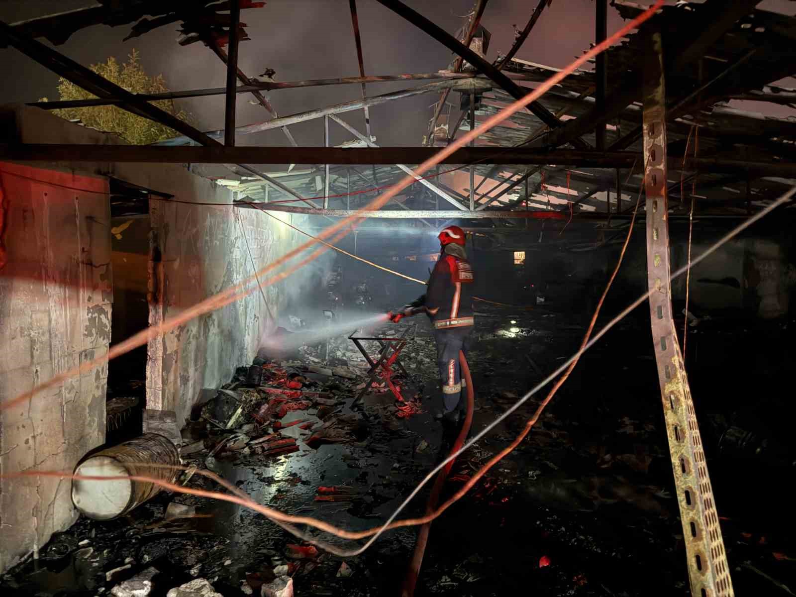 Sakarya’da fabrikadaki yangın söndürüldü 