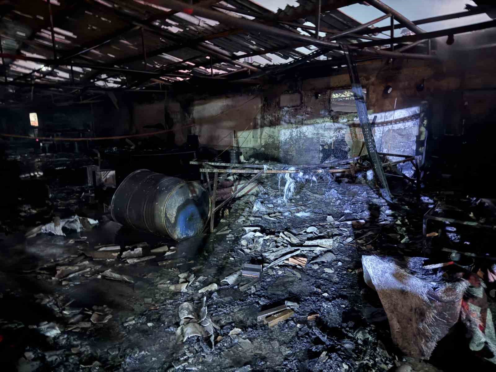 Sakarya’da fabrikadaki yangın söndürüldü 