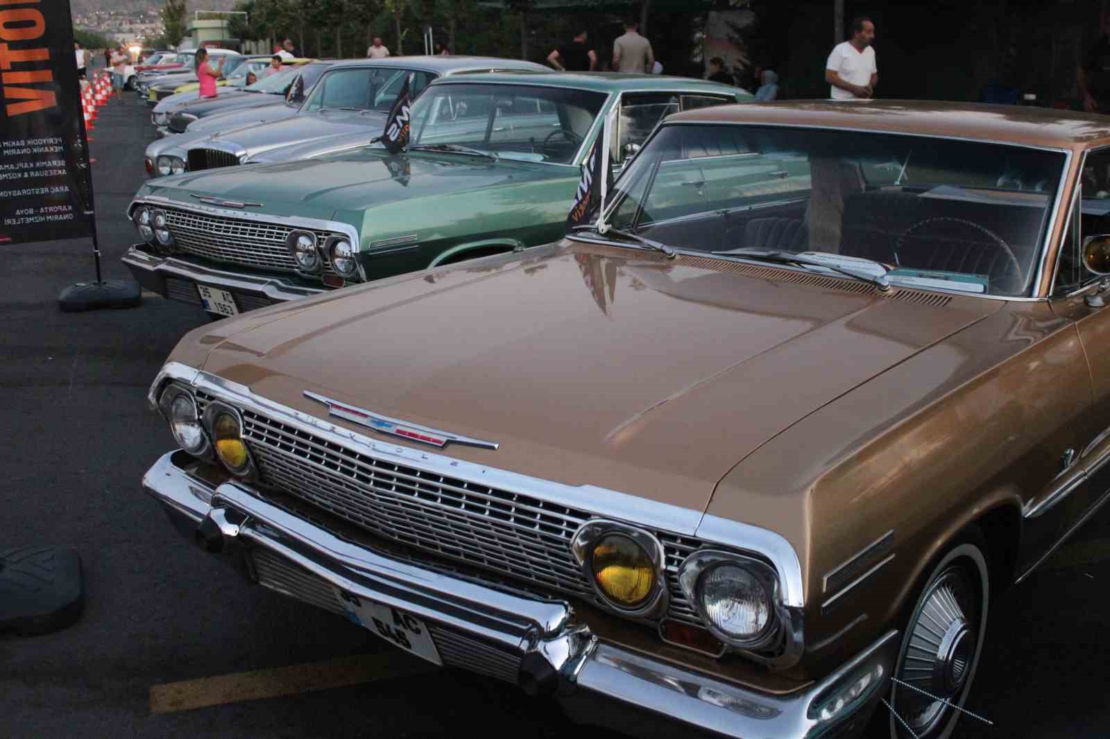 Kayseri’de klasik otomobiller sahne aldı 