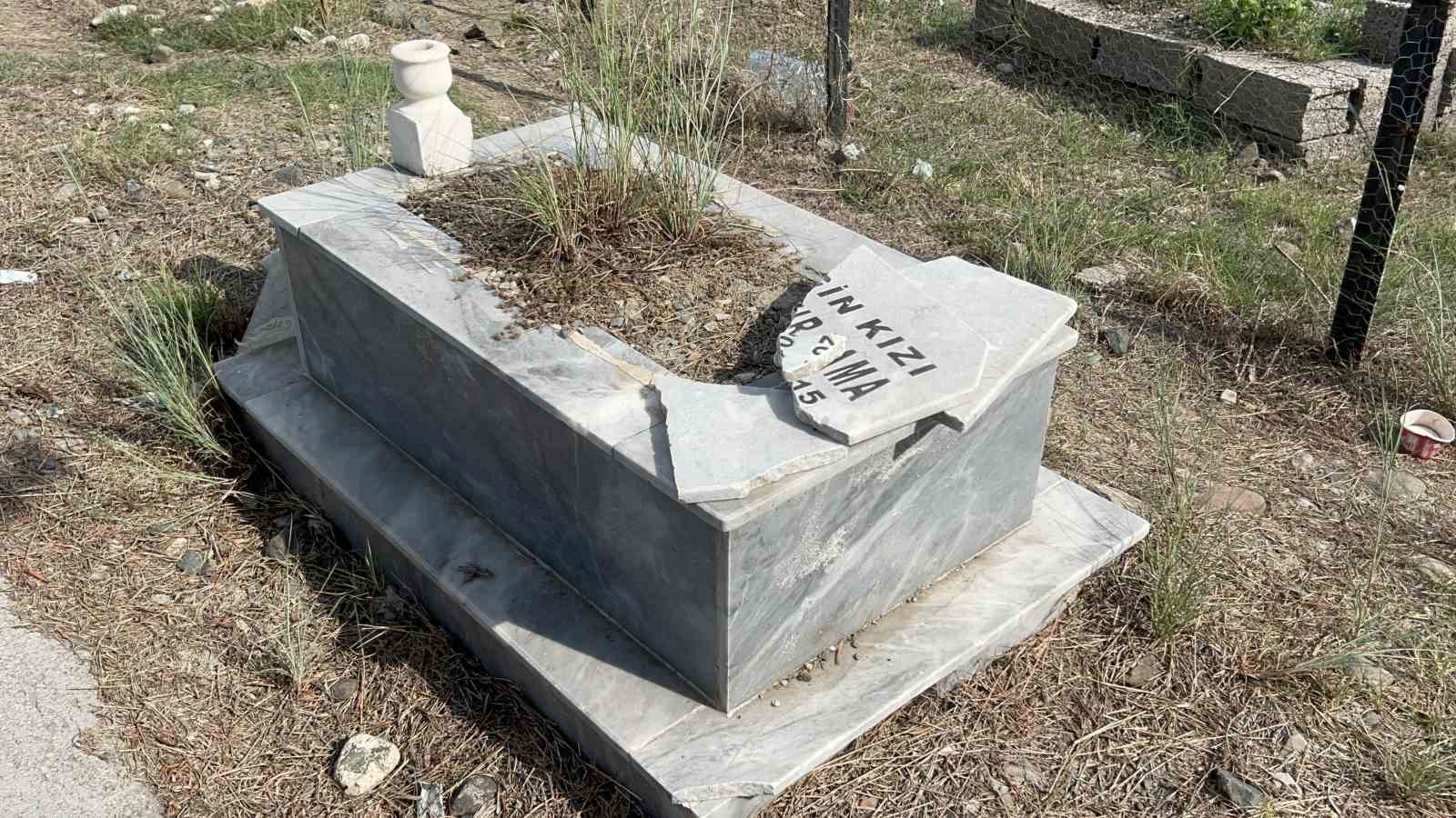 Merak konusu olan mezar taşlarına zarar verilmesinin altından bambaşka gerçek çıktı 