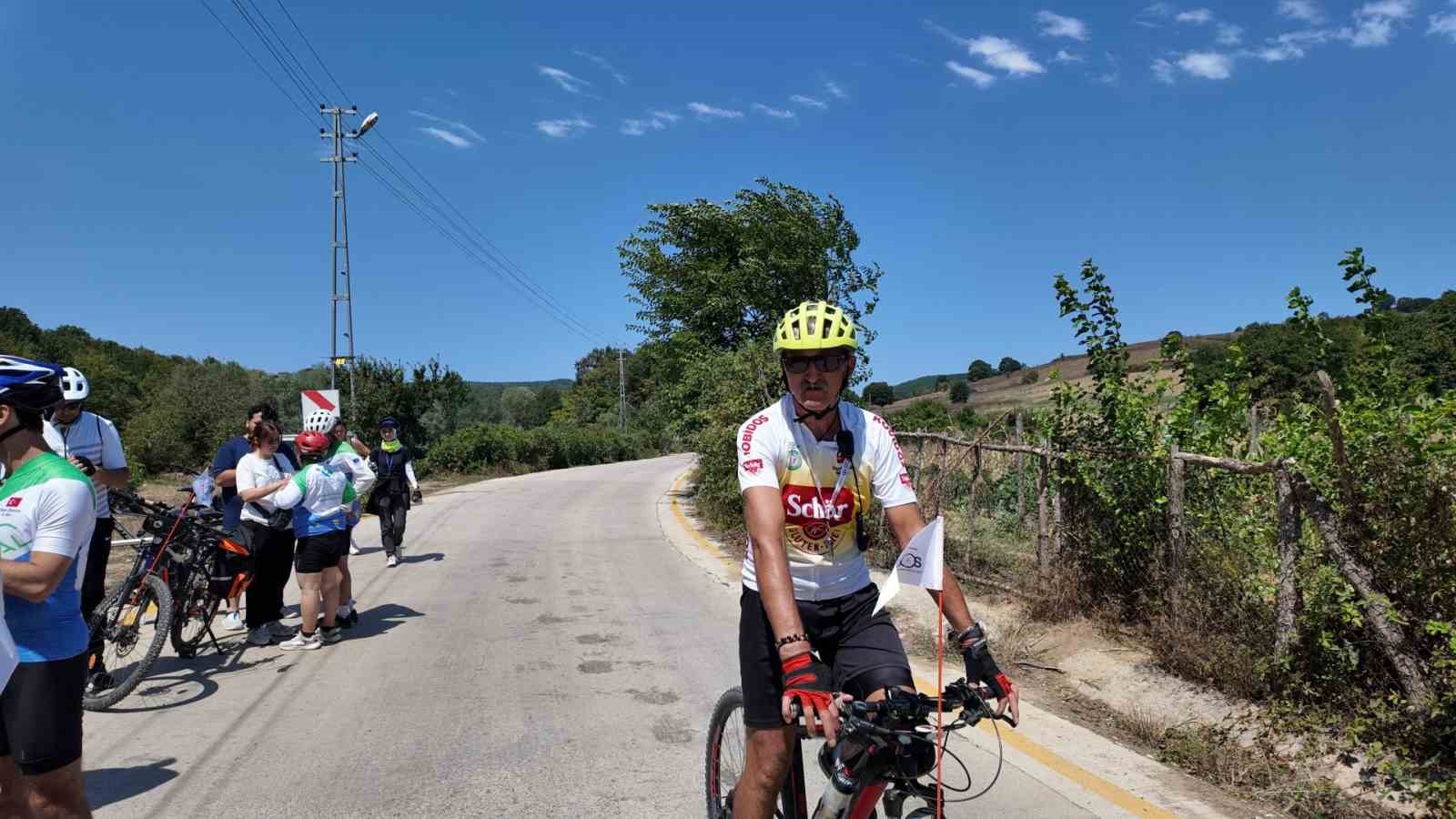 Tandem bisikletlerle umuda pedal çevirdiler 
