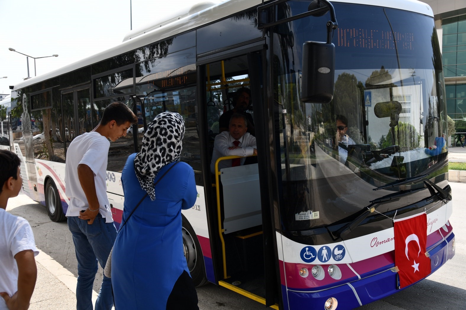 Osmaniye’de yeni halk otobüsleri hizmete alındı 