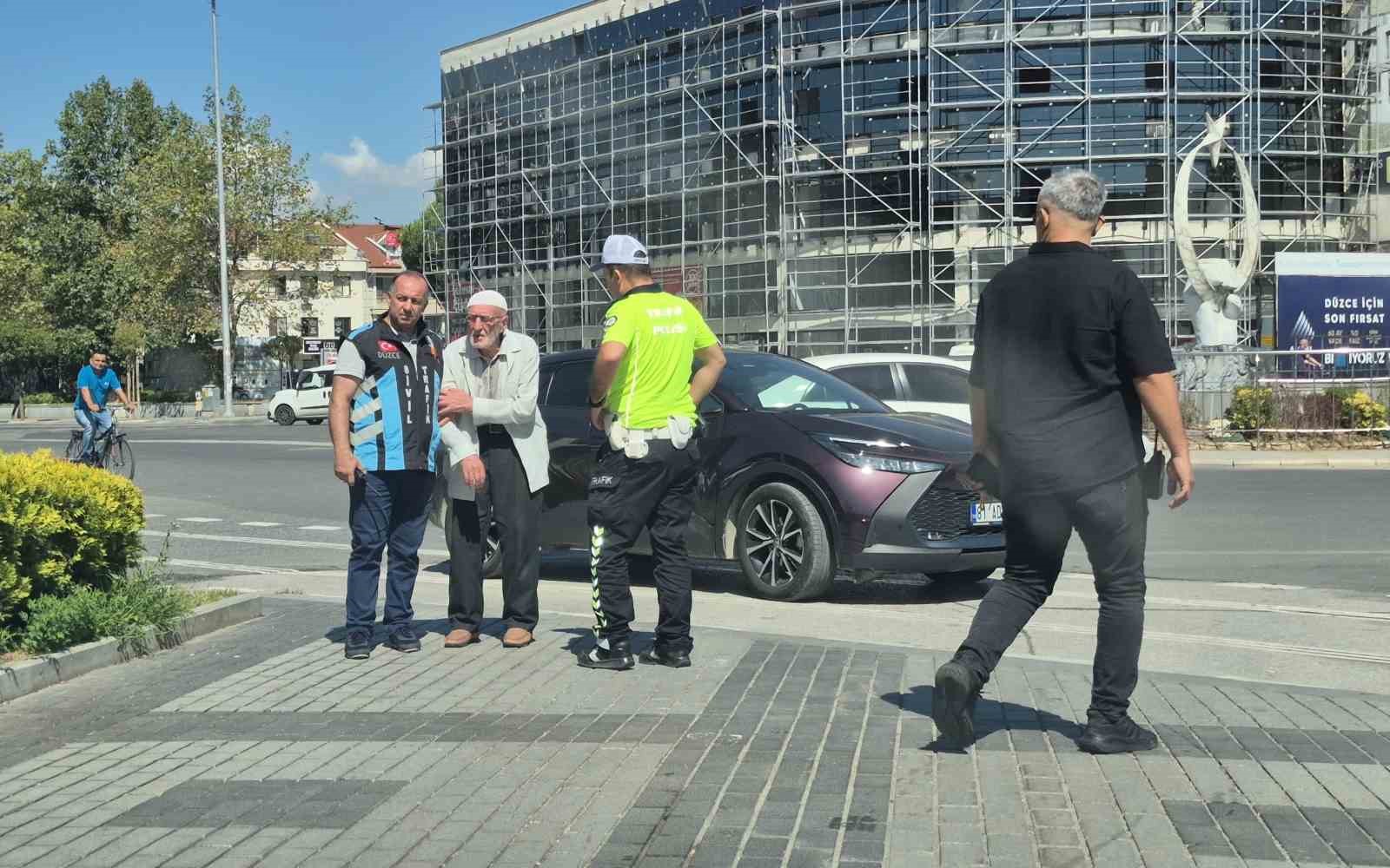 Türk Polisinden yürekleri ısıtan davranış 