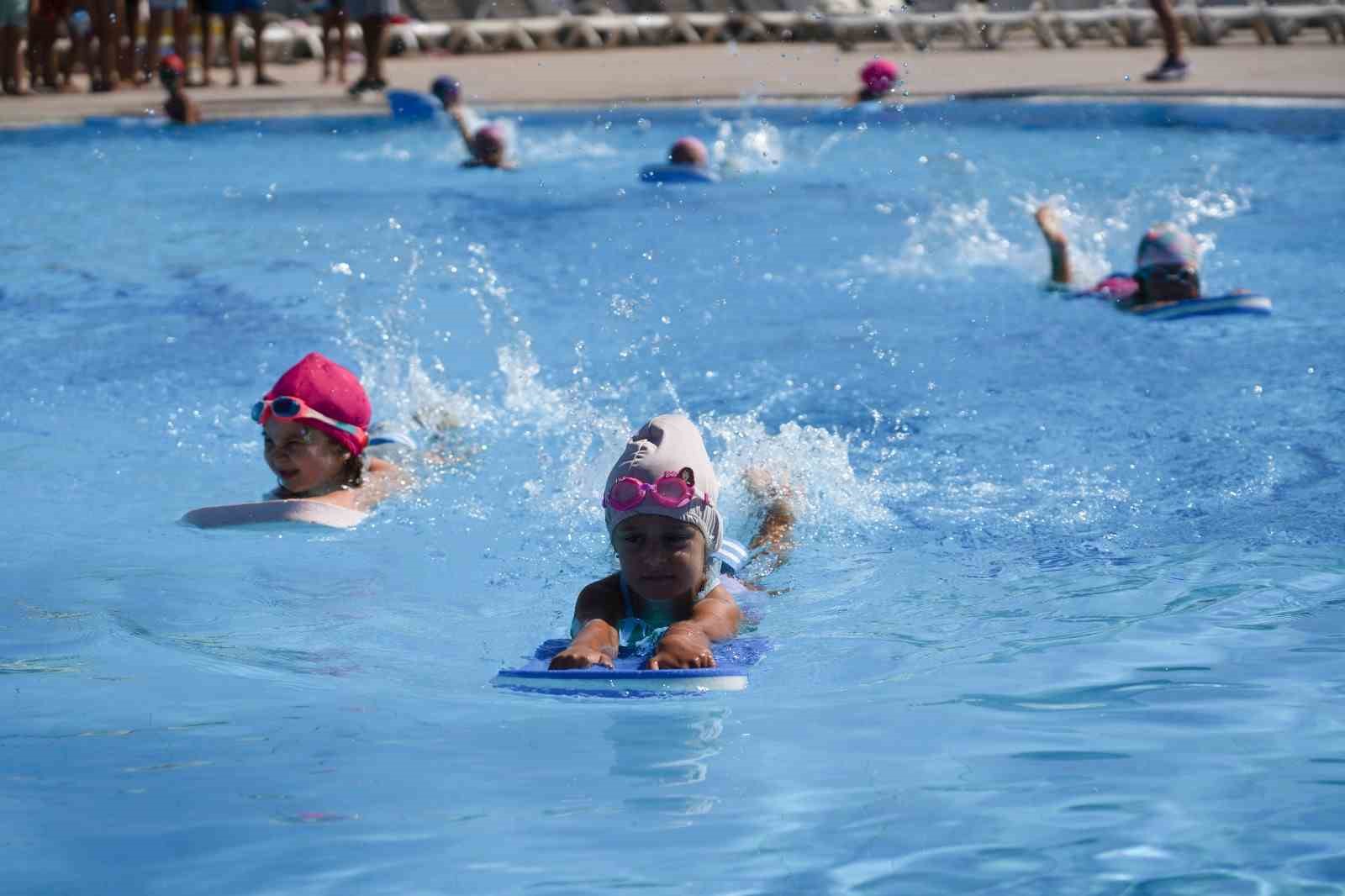 307 öğrenci yaz spor okullarından mezun oldu 