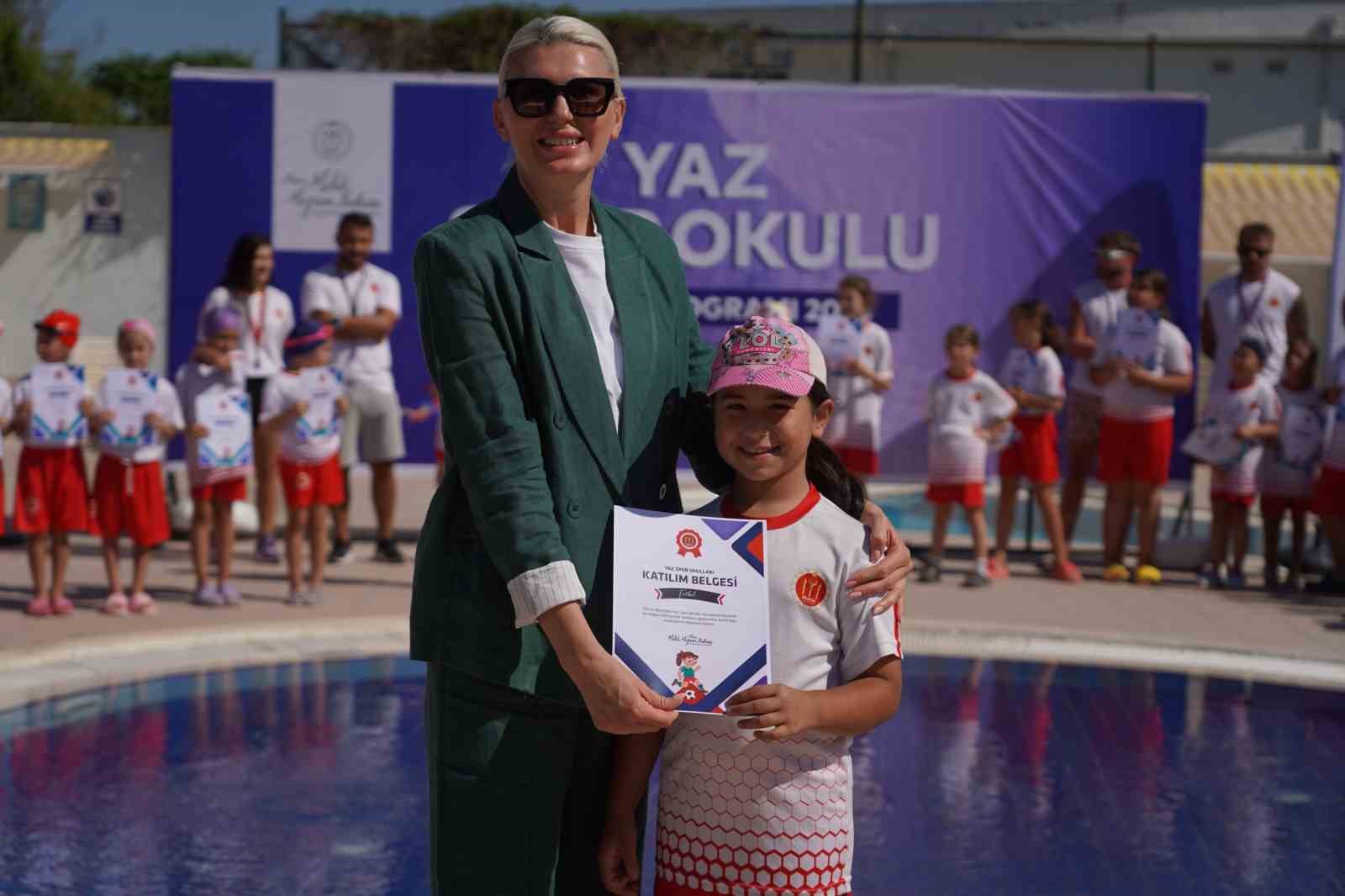 307 öğrenci yaz spor okullarından mezun oldu 