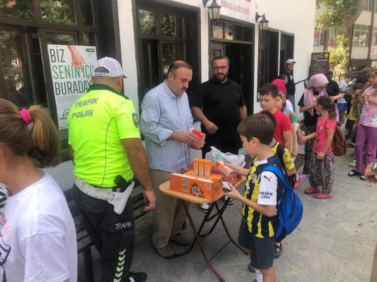 Kuran kursu öğrencilerine trafik eğitimi 