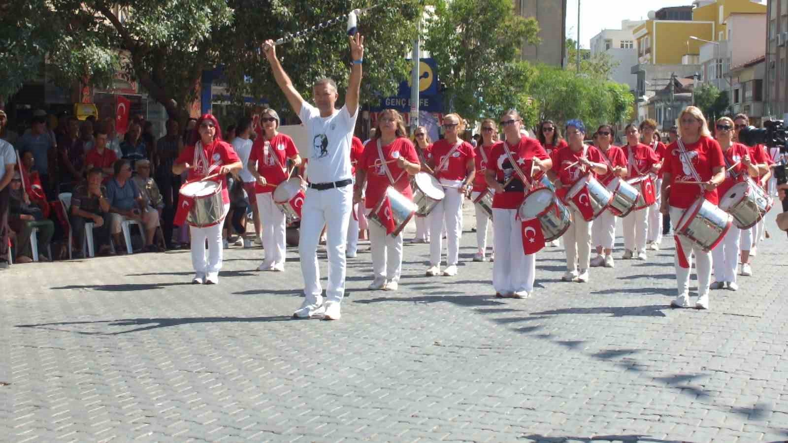 Balıkesir’de Halk Bandosu törenlere renk kattı 