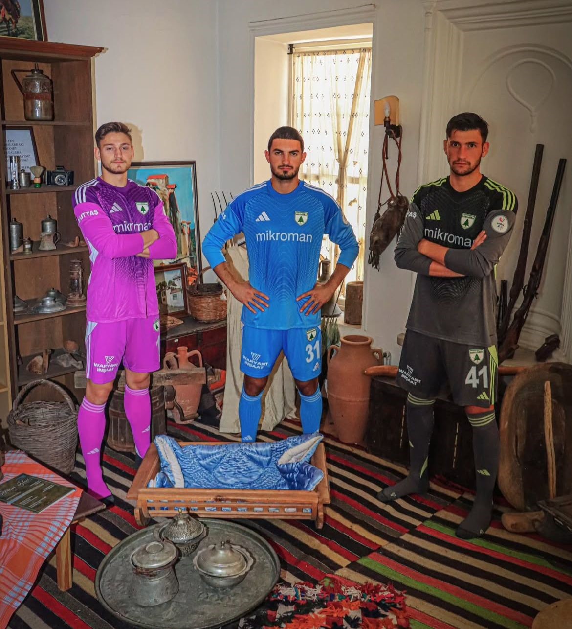 Muğlaspor kalecilerinden yörük temalı forma tanıtımı 
