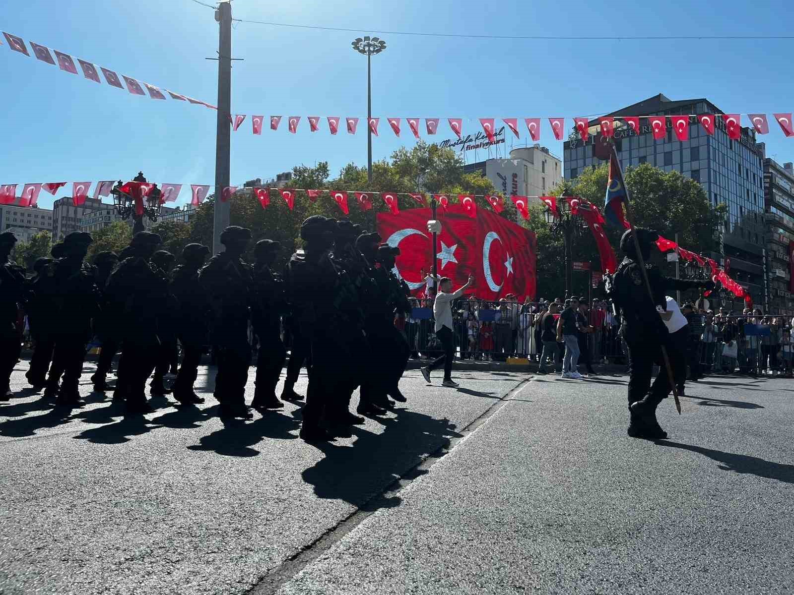 Başkentte 30 Ağustos Zafer Bayramı yürüyüşü 