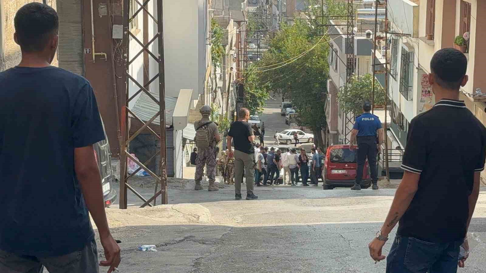 Gaziantep’te sıcak saatler: Eşini darp eden cinayet firarisi özel hareket operasyonuyla yakalandı 