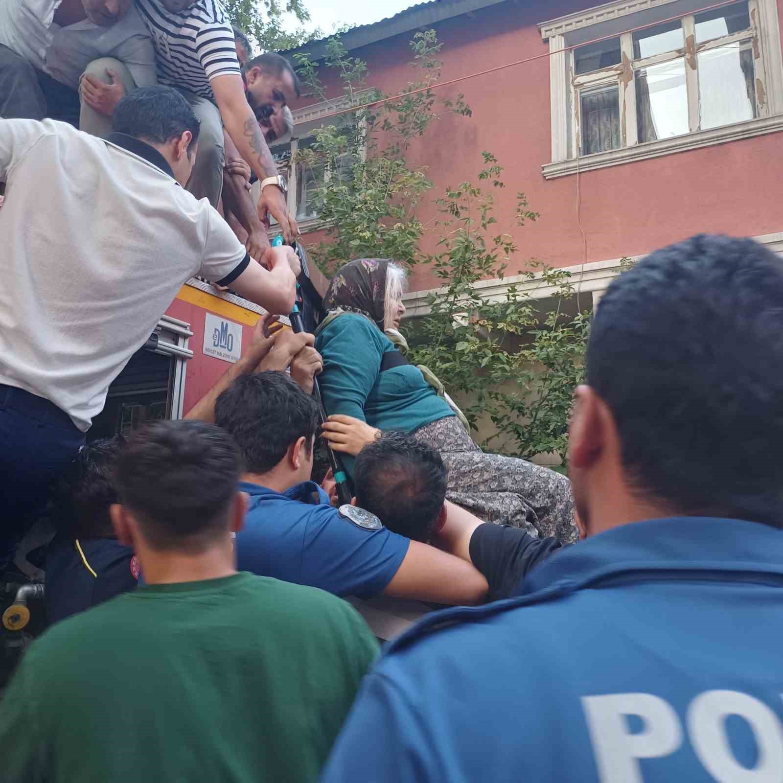 Ağrı’da binadaki patlama paniğe neden oldu 