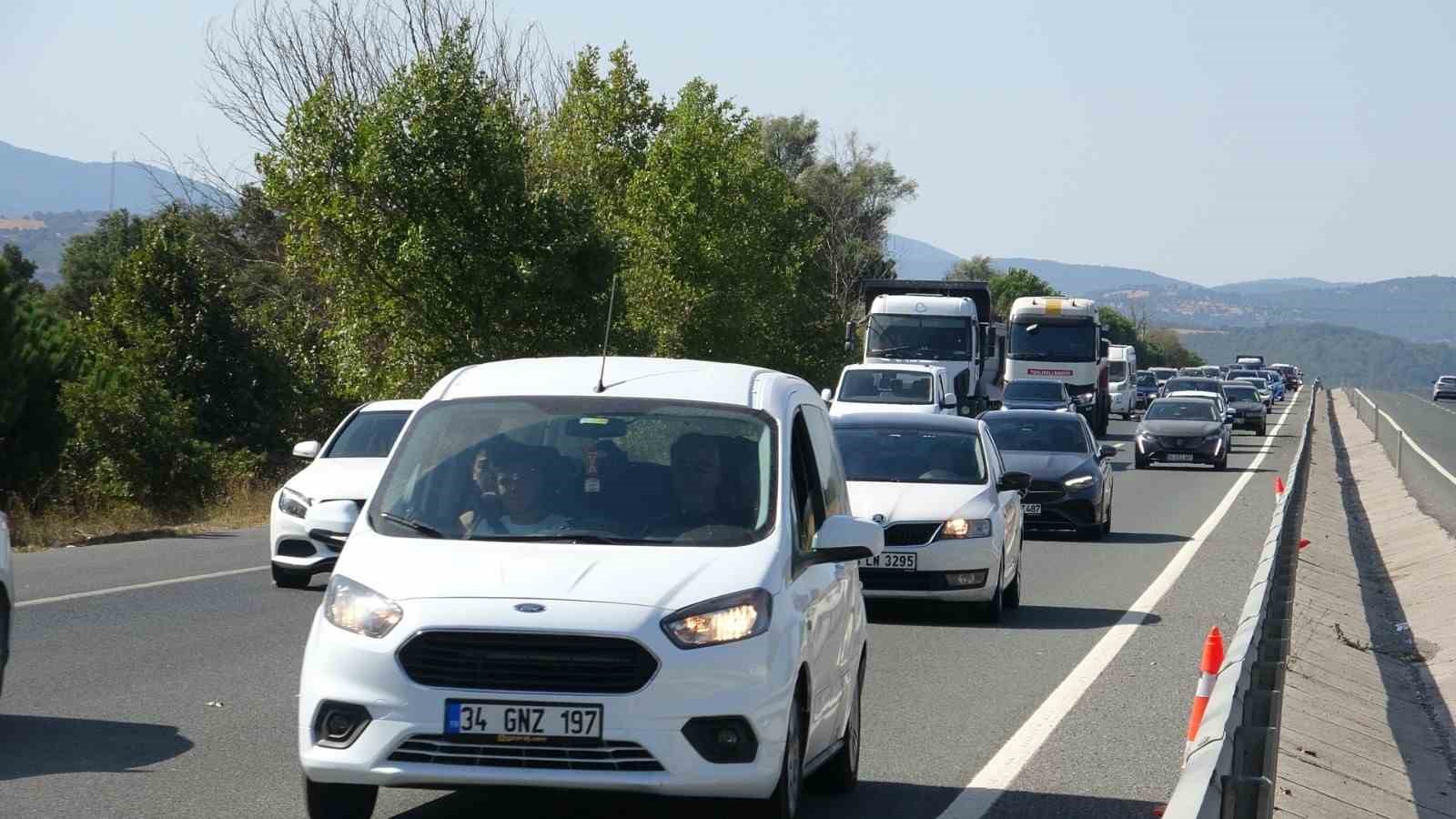 Balıkesir’de yaz tatili bitti, trafik yoğunluğu başladı 