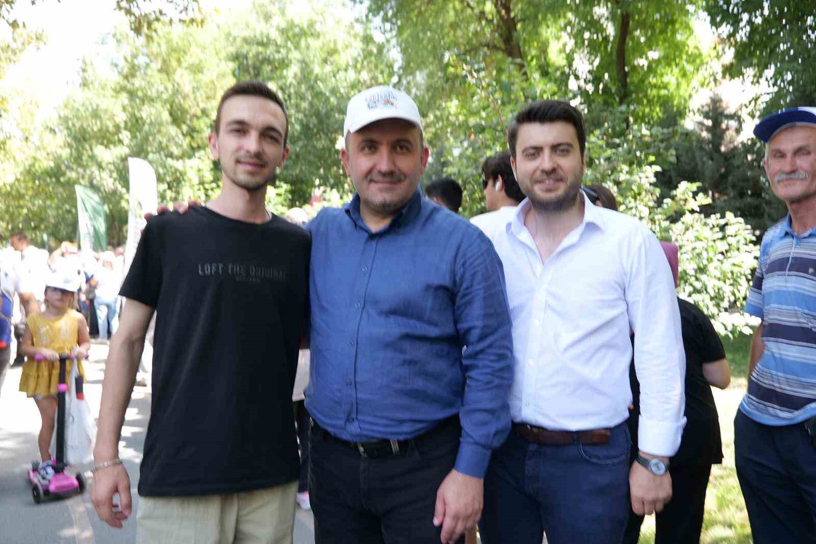 AK Parti’nin 24’üncü kuruluş yıl dönümü sebebiyle pinnik düzenlendi 