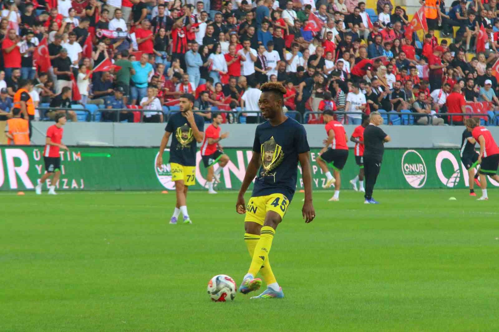 Trendyol Süper Lig: Gençlerbirliği: 0 - Fenerbahçe: 1 (Maç devam ediyor) 