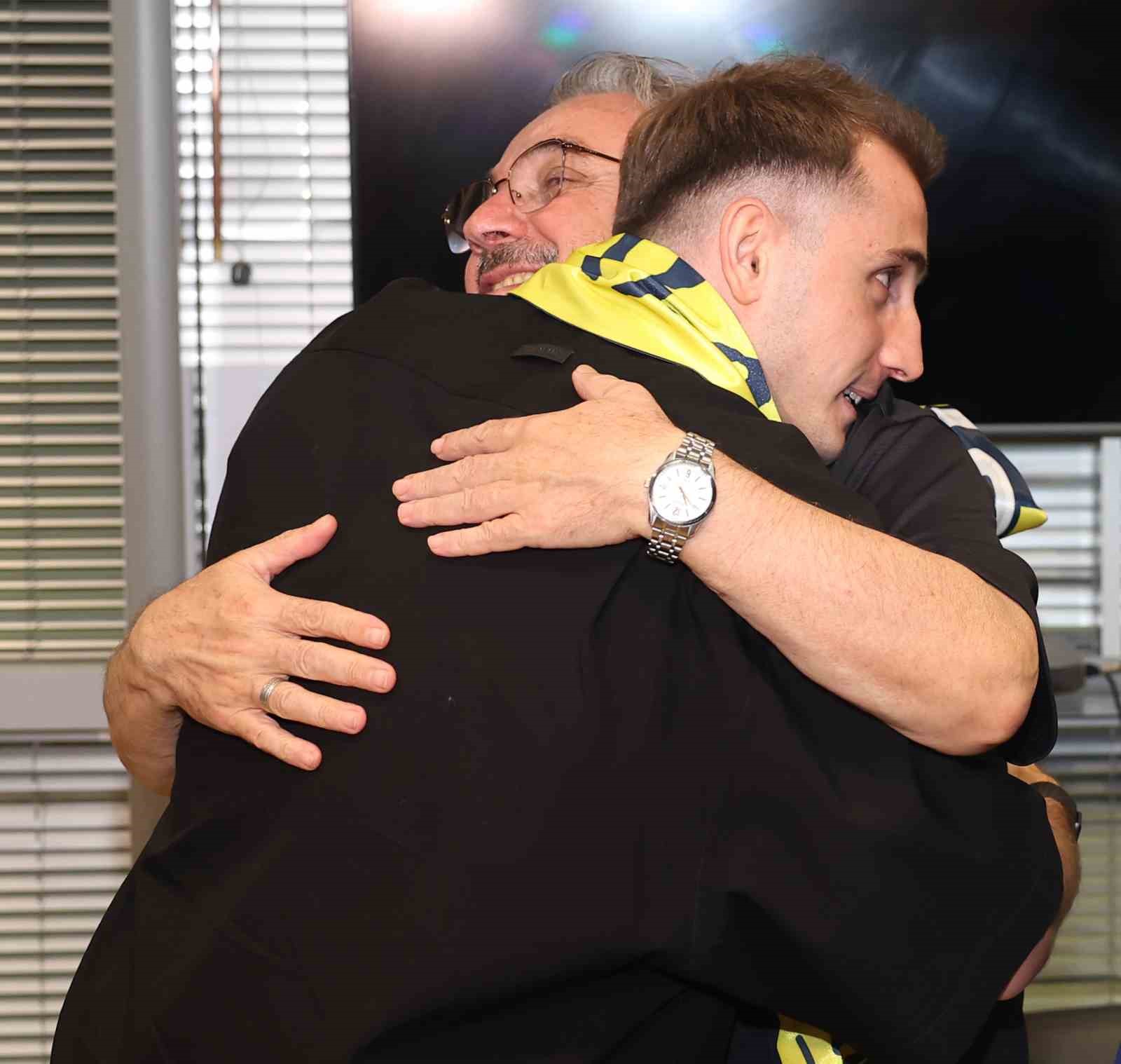 Kerem Aktürkoğlu, Fenerbahçe için İstanbul’da 