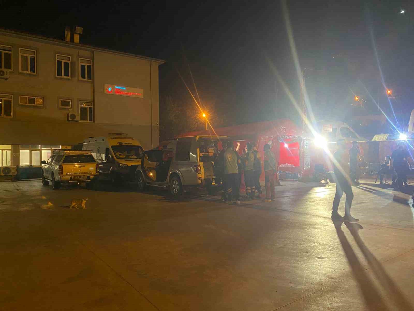 Alevlerin yaklaştığı Buldan’da hastane tahliye edildi 