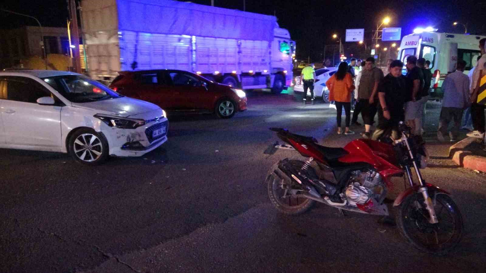 Malatya’da otomobil ile motosiklet çarpıştı: 2 yaralı 