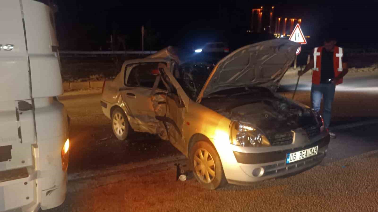 Kırıkkale’de tır ile otomobil çarpıştı: 6 yaralı 
