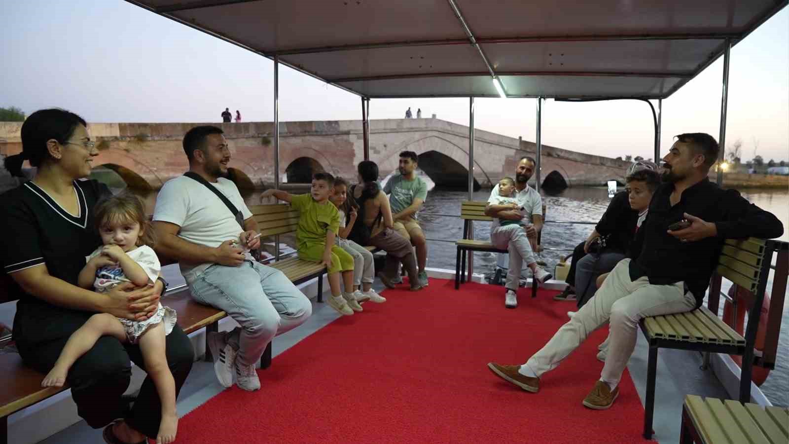 Bozkırın kalbinde huzur dolu tekne turu: Tarih ve doğayla iç içe bir yolculuk 