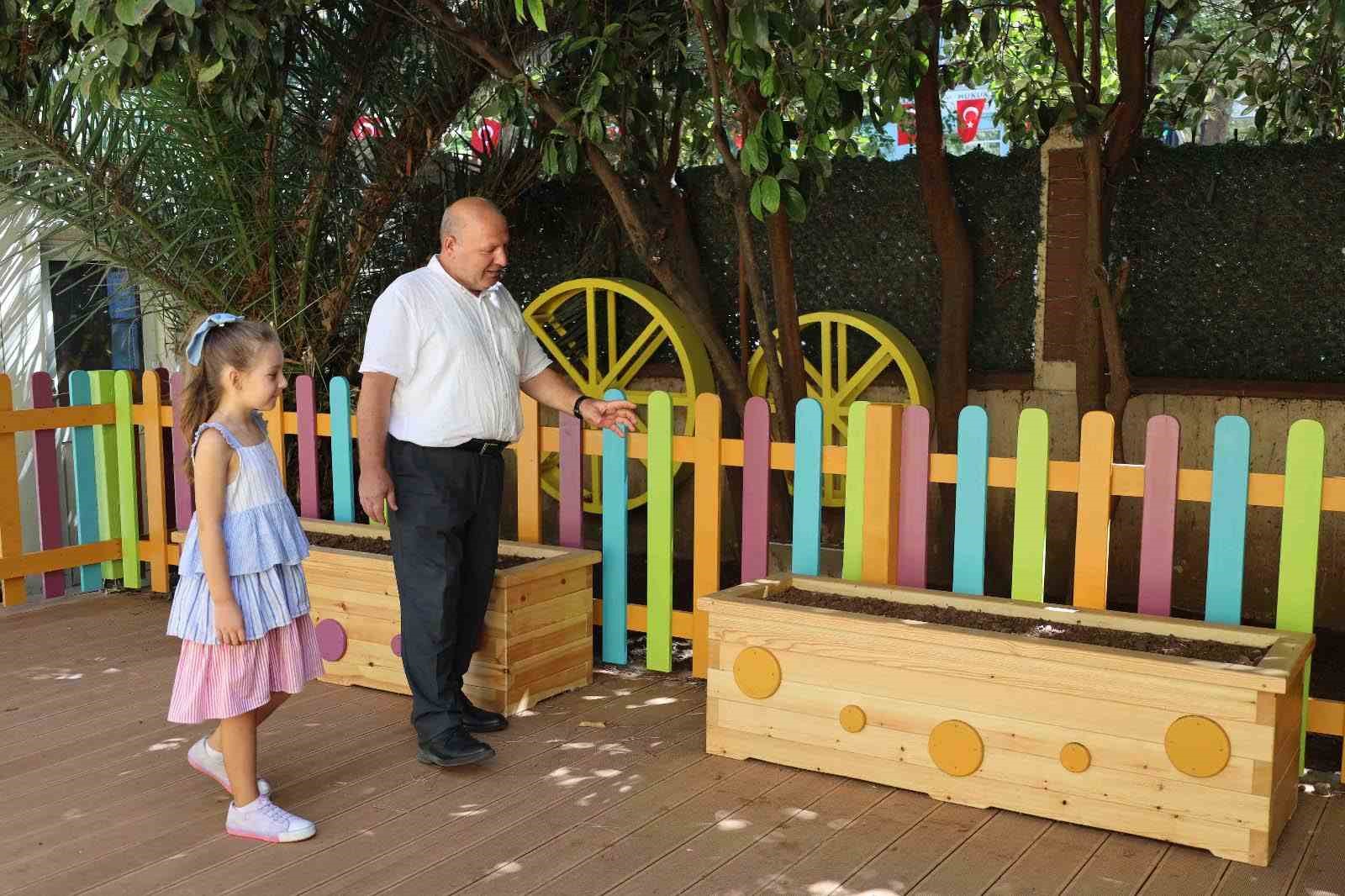 Temsili çocuk başkanın istediği ’masal bahçe’ yeni eğitim yılına hazır 