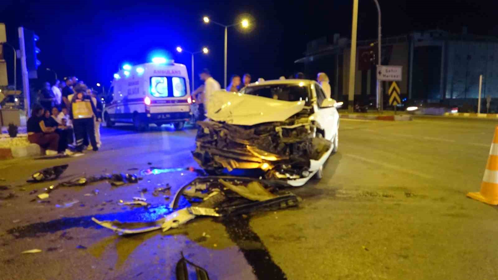 Tavşanlı ‘da trafik kazası, 3 yaralı 