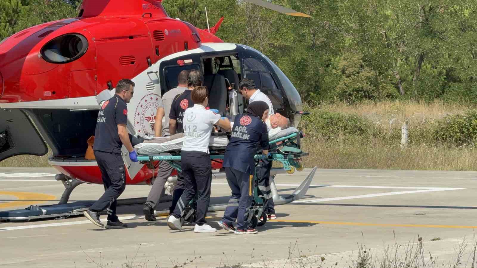Yaşlı adamın yardımına ambulans helikopter yetişti 