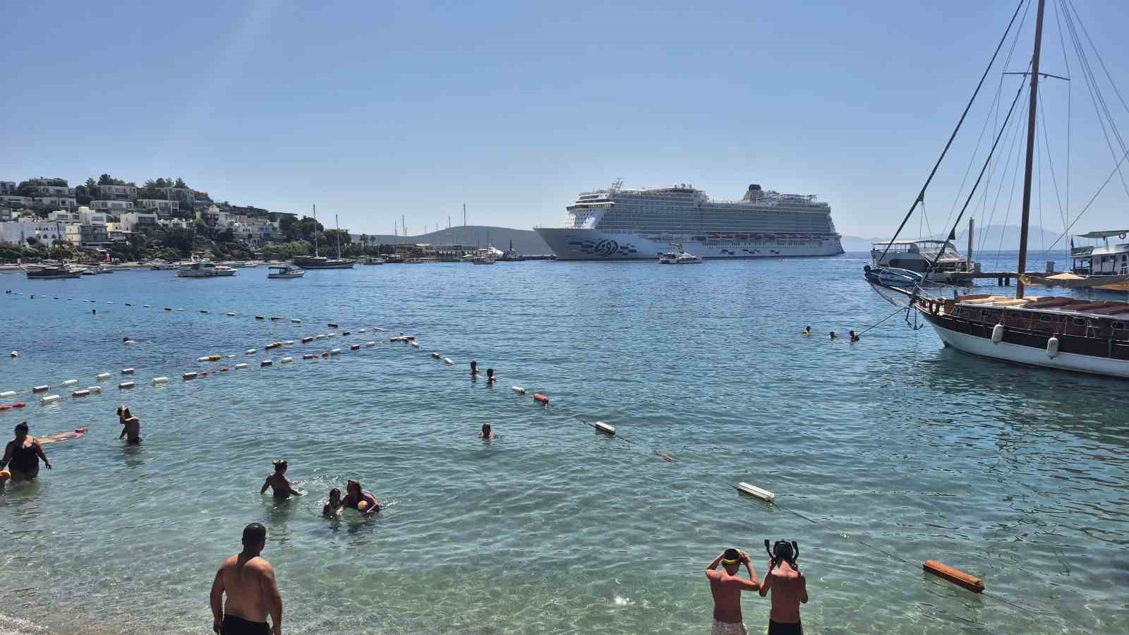Bodrum’a, 2 bin 683 yolcuyla geldi 