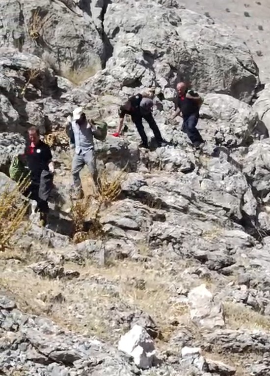 Malatya’da dağlık alanda mahsur kalan keçiler kurtarıldı 