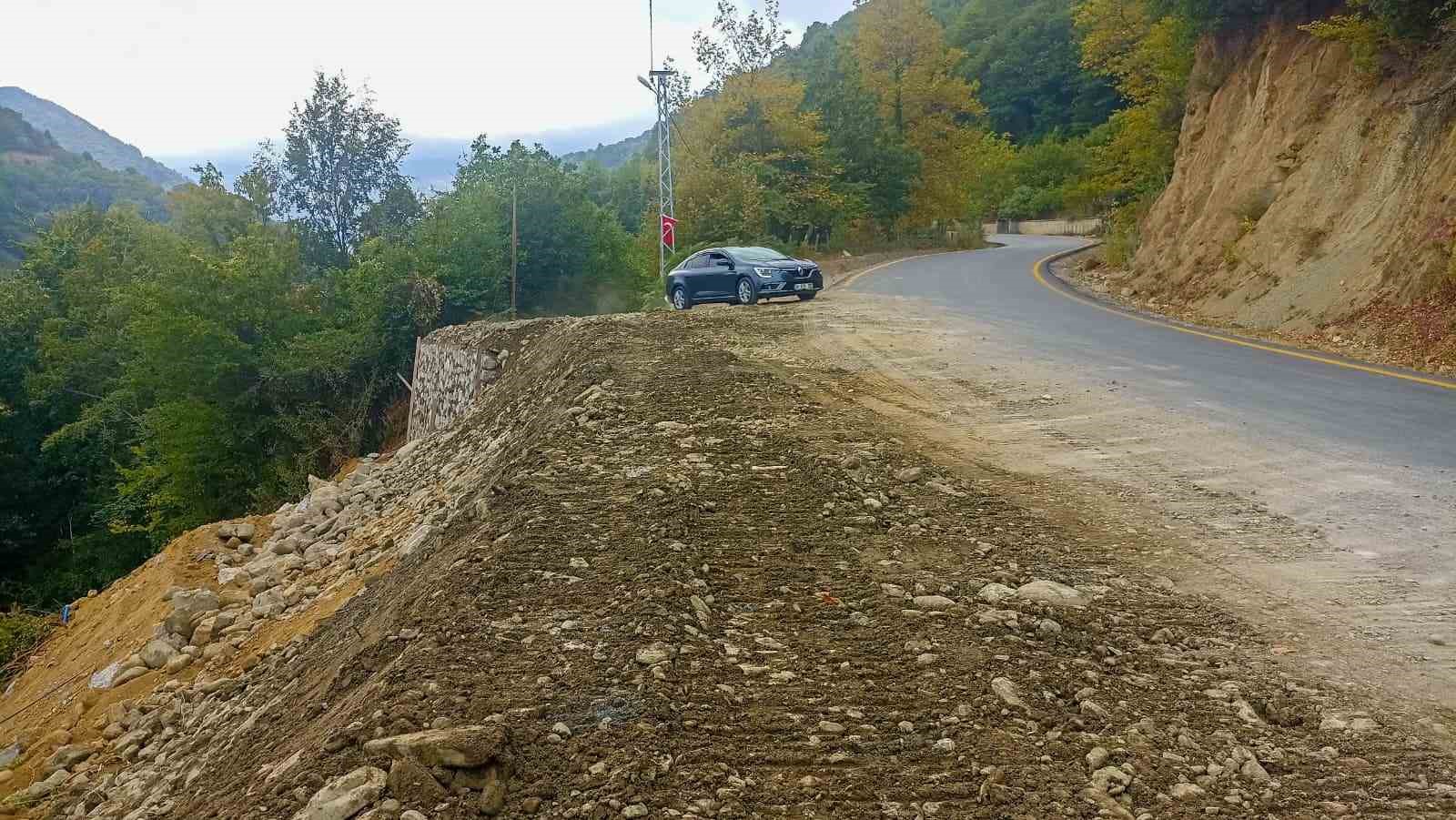 Sinop’ta çöken yol onarıldı 