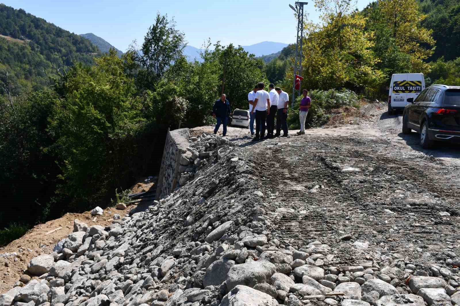 Sinop’ta çöken yol onarıldı 