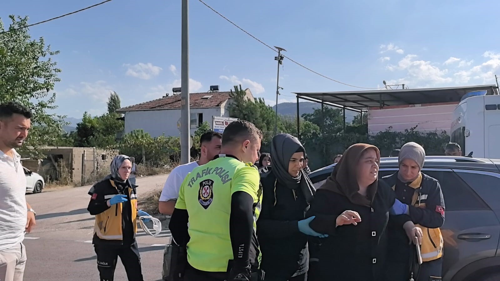 Bursa’da meydana gelen trafik kazasına belediye başkanı müdahale etti 