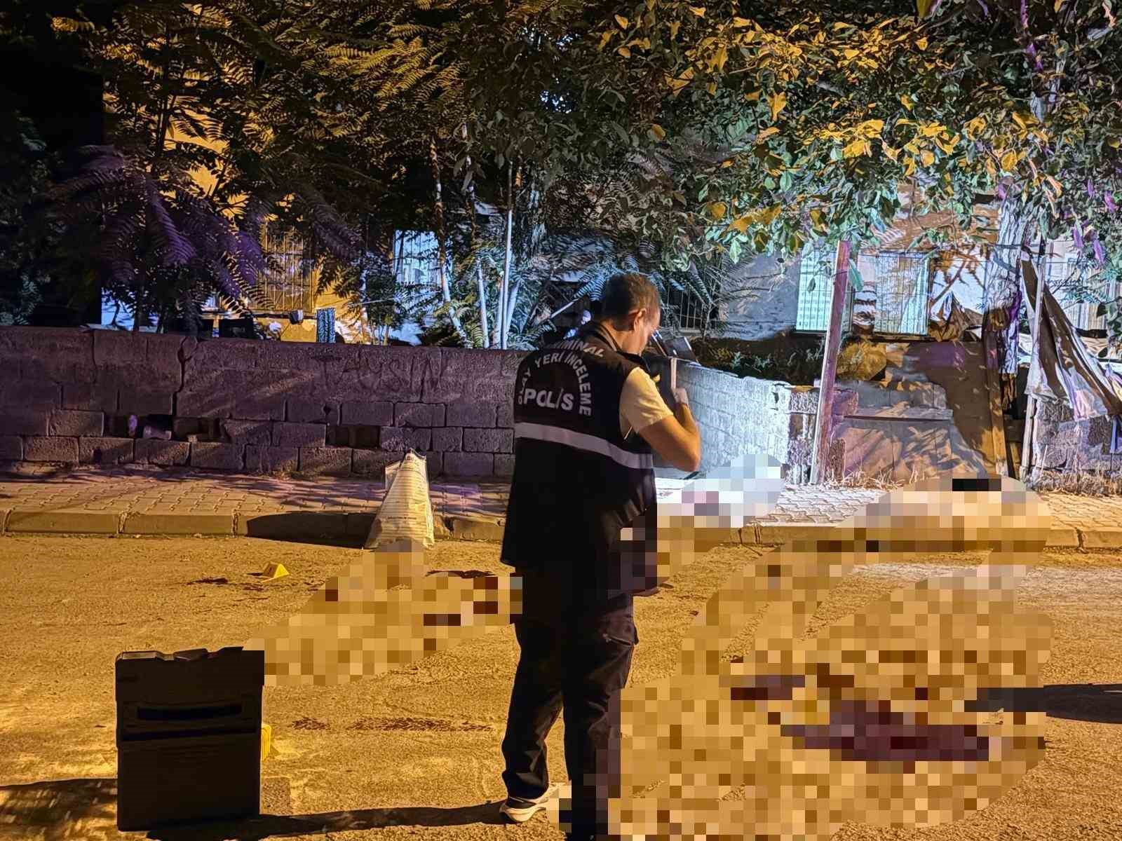 Sokak ortasında bıçaklanan yabancı uyruklu şahıs ağır yaralandı 