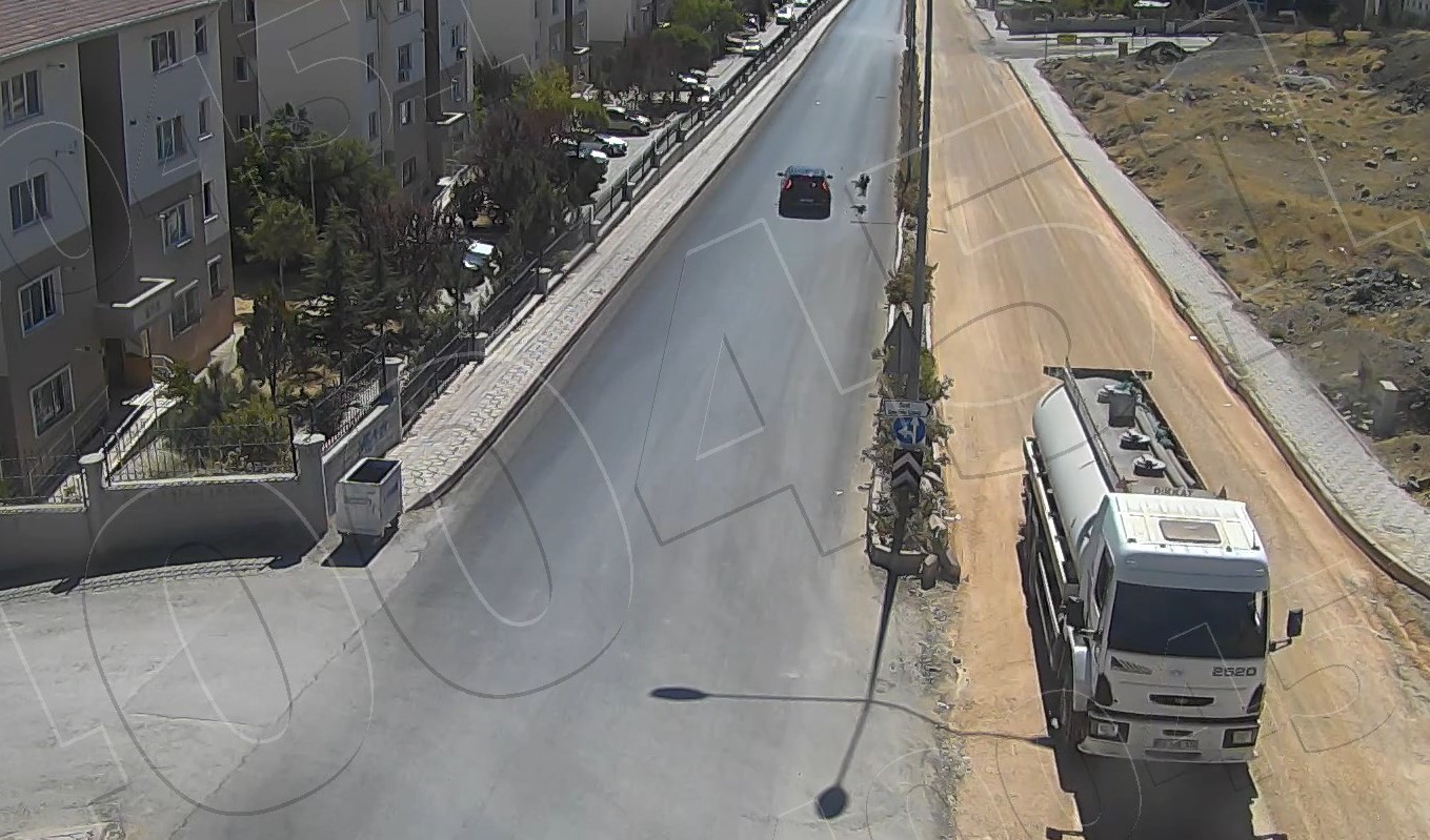 Elazığ’da aracın çarptığı kadın 19 gündür yaşam savaşı veriyor: Kaza anı kamerada 