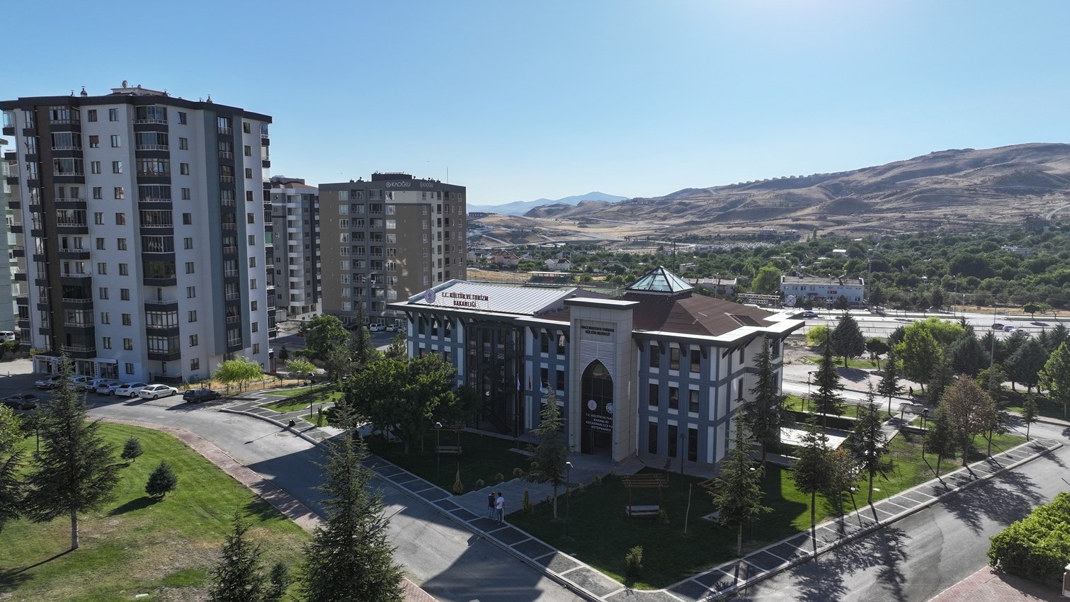 Başkan Çolakbayrakdar’dan Kayseri’ye Türkiye’nin ‘en görkemli’ kütüphanesi 