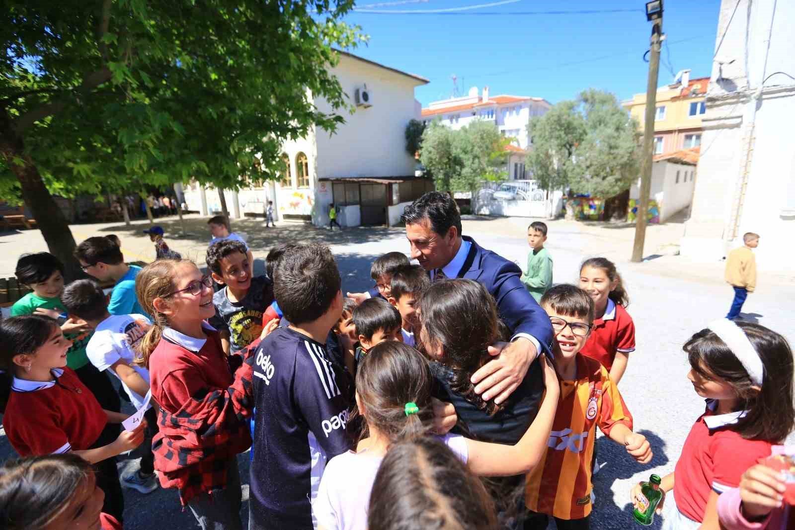 Büyükşehir’den öğrencilere büyük destek 