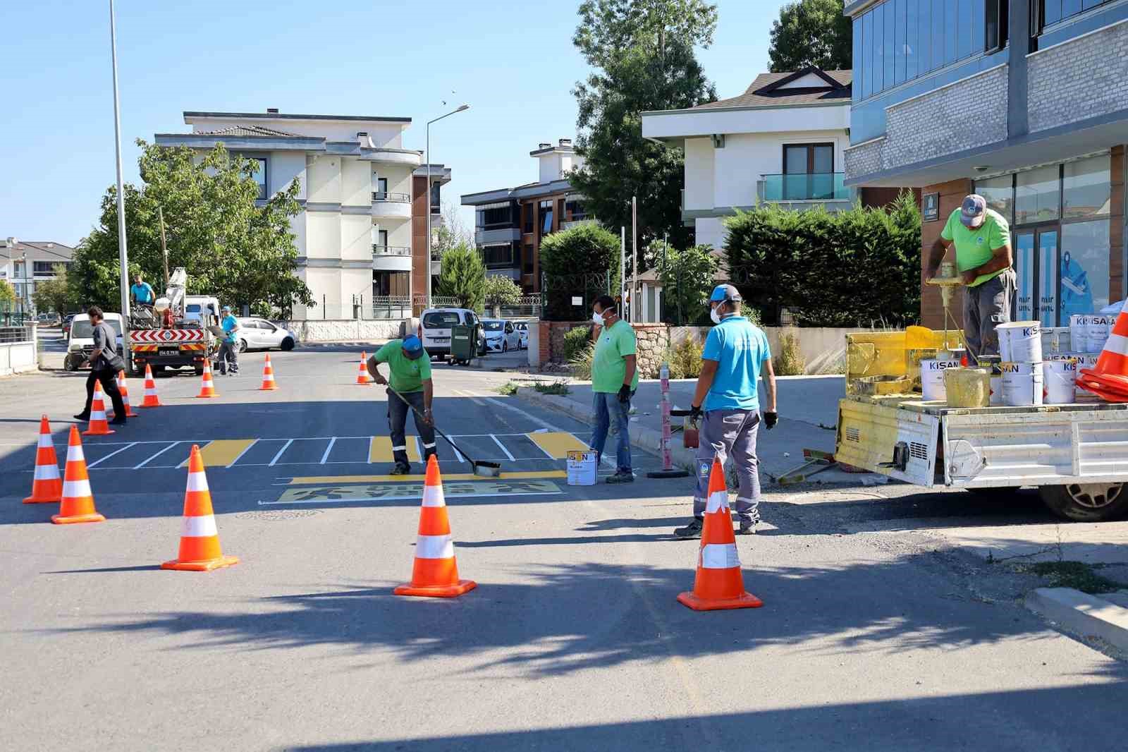 Okul çevreleri yeni eğitim yılına hazırlanıyor 