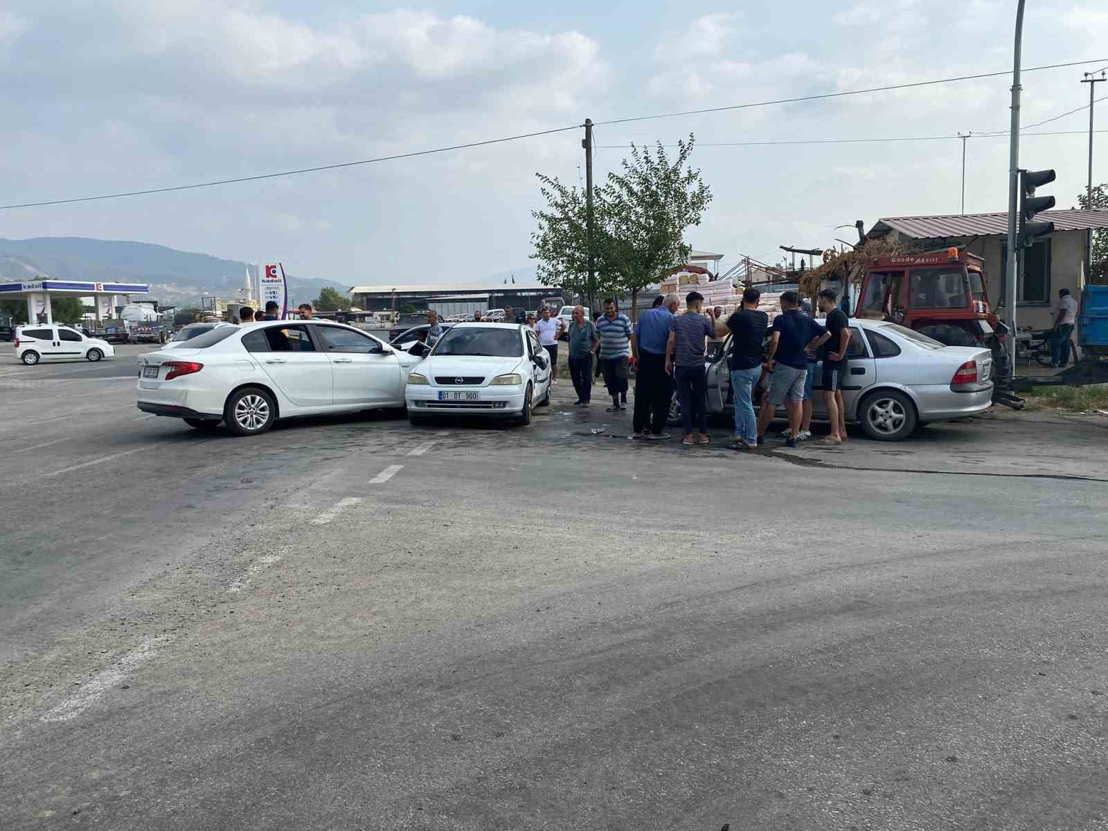 Osmaniye’de 3 araç çarpıştı: 3 yaralı 
