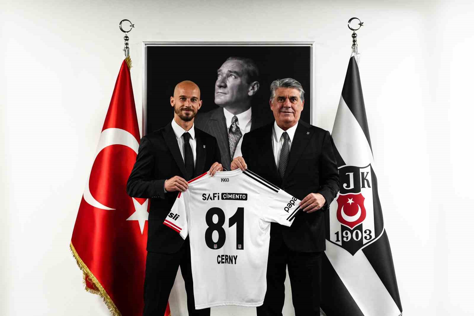 Beşiktaş, Vaclav Cerny ile sözleşme imzaladı 