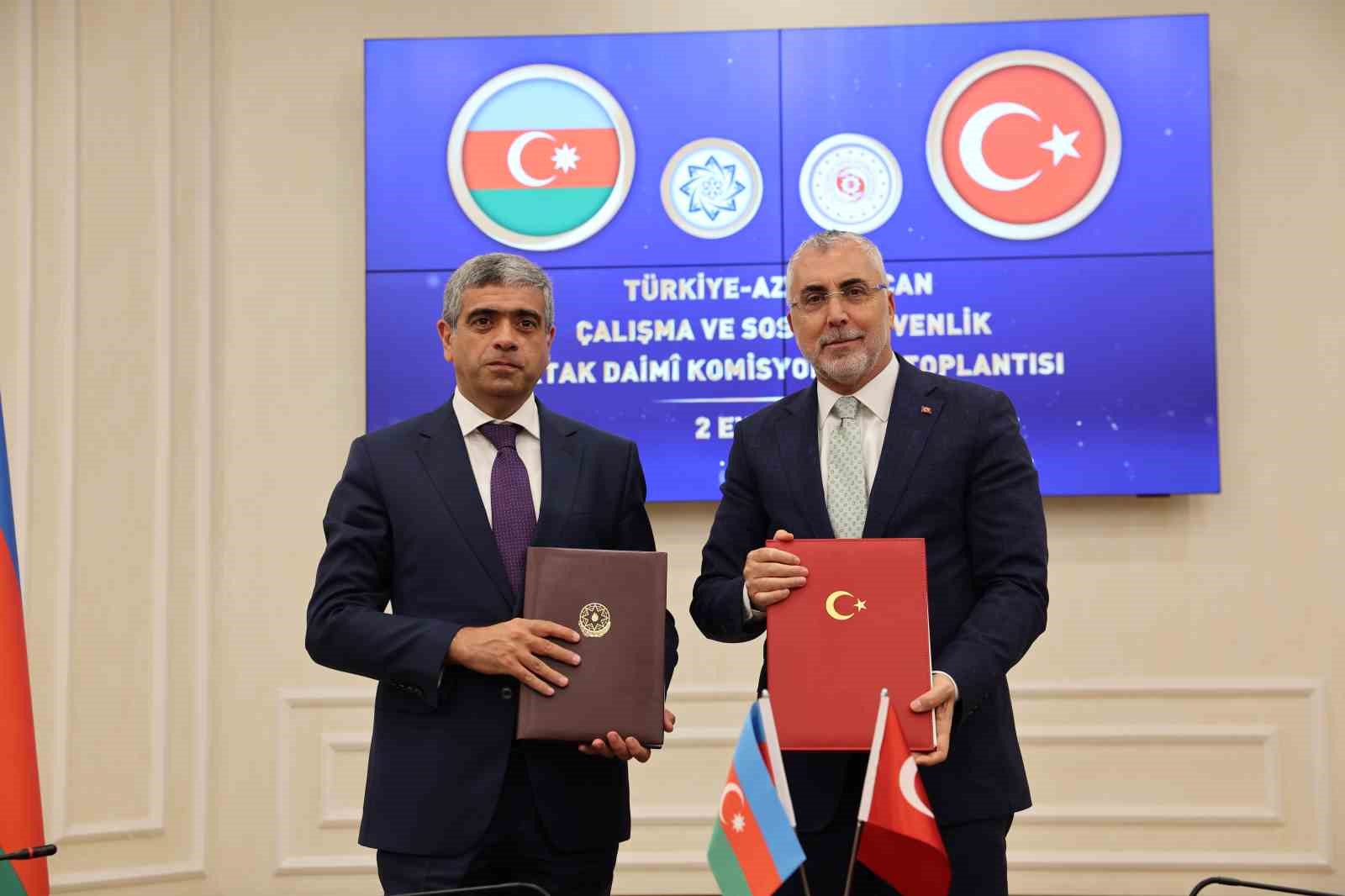 Bakan Işıkhan, Azerbaycan Çalışma ve Halkın Sosyal Koruması Bakanı Aliyev ile bir araya geldi 
