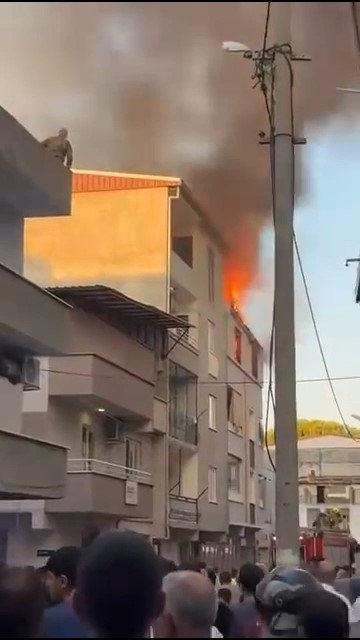 Bursa’da yangın paniği: Anneanne torununu alevlerden böyle kurtardı 
