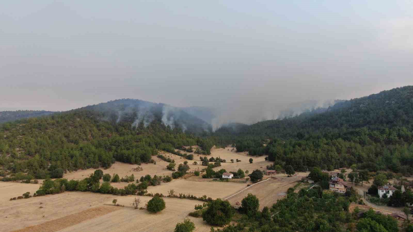Kastamonu’daki orman yangınına müdahale böyle görüntülendi 