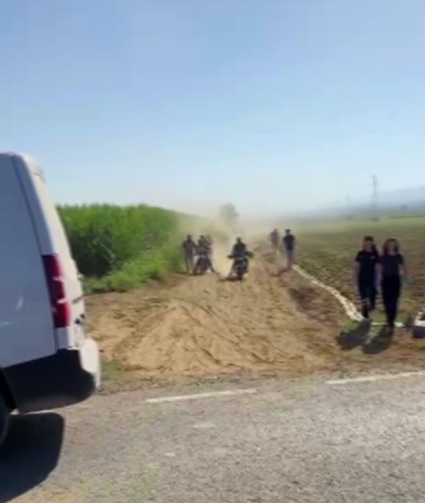 Eğitim amaçlı havalanan bir helikopter, İzmir’in Torbalı ilçesine bağlı Kırbaş Mahallesi’nde mısır tarlasına düştü. Olayda 1 pilot hayatını kaybetti. 