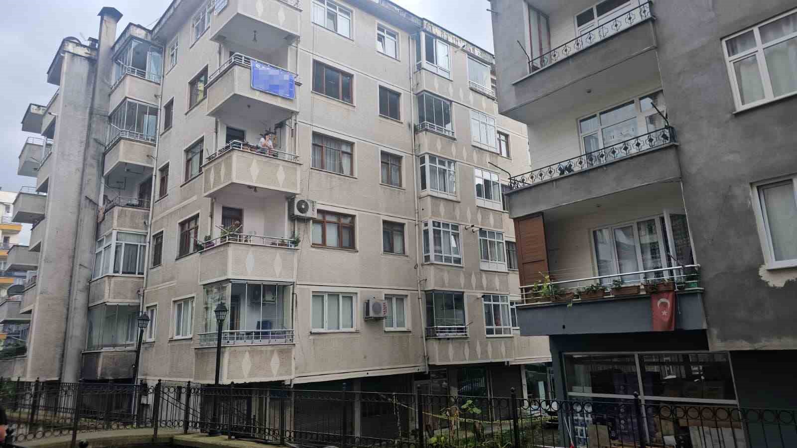 Artvin’de 10 günlük bebek 5. kattan babasının kucağından düşerek hayatını kaybetti 