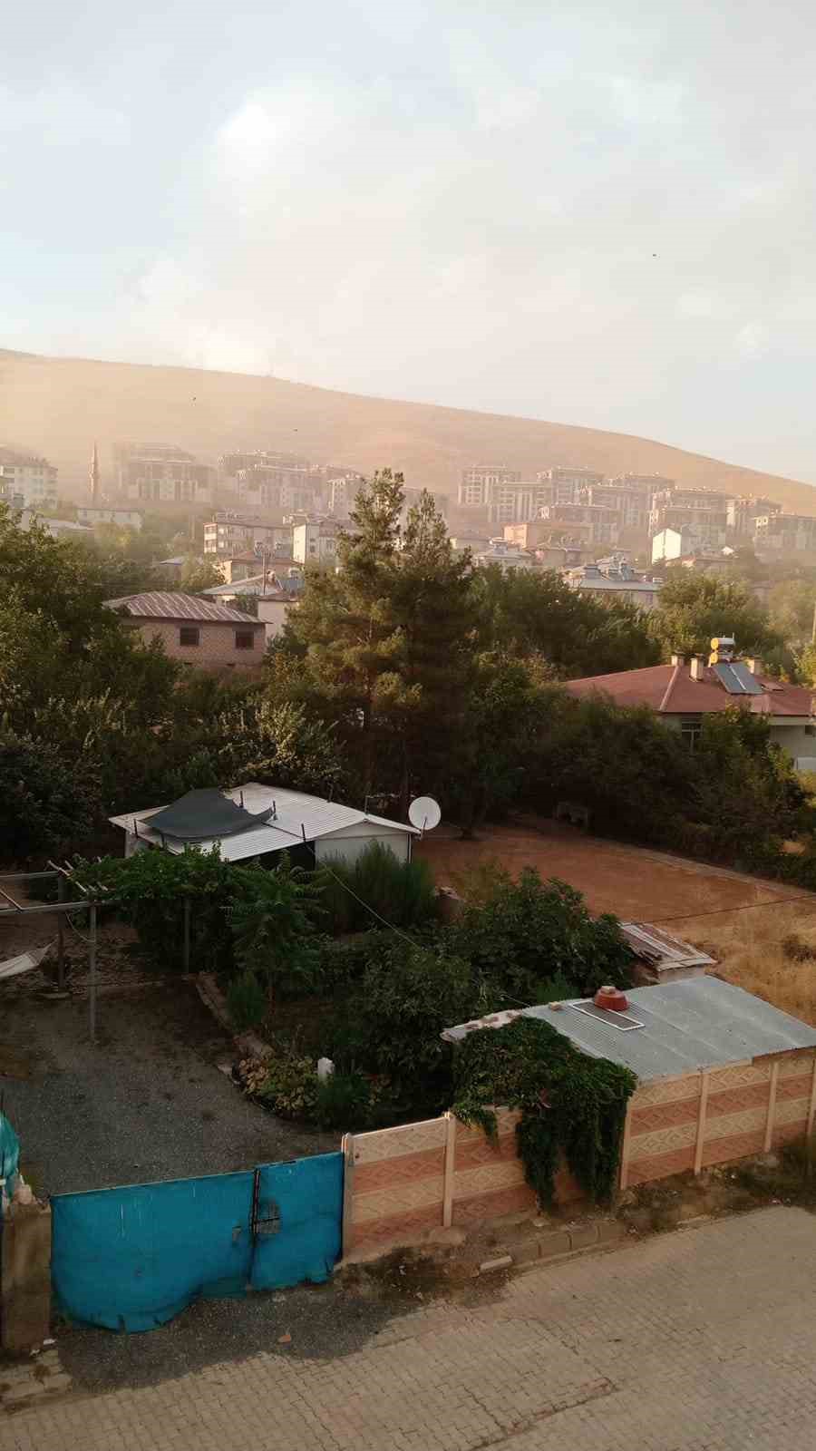 Elazığ’da şiddetli fırtına etkili oldu