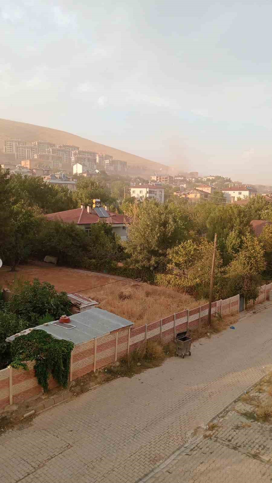 Elazığ’da şiddetli fırtına etkili oldu 