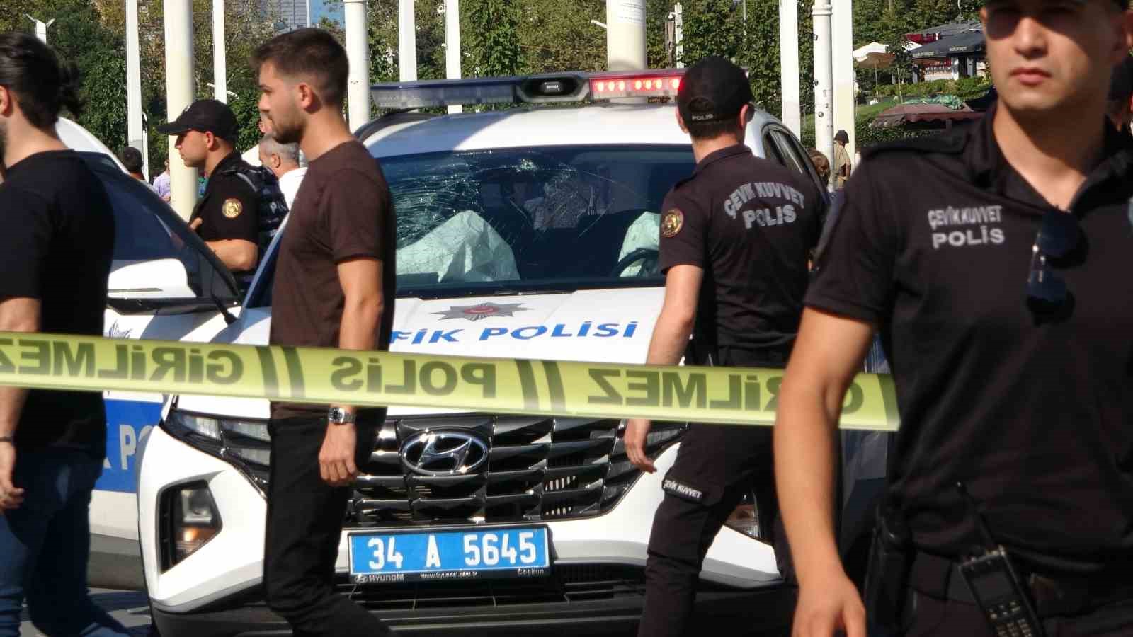 Taksim’de polis aracı kaza yaptı: 4 polis yaralı 
