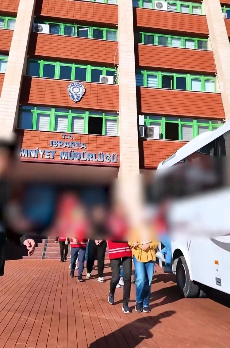 Isparta’da aranan şahıslara yönelik operasyonlarda 243 kişi yakalandı 