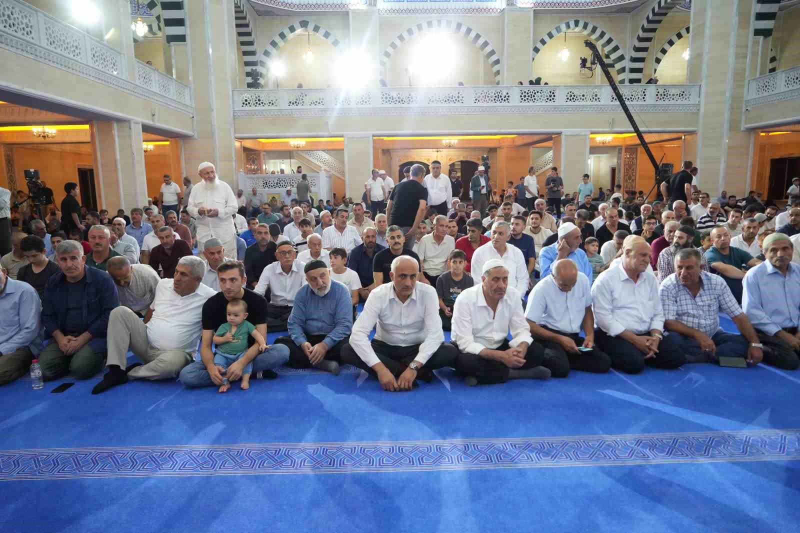 Muş’ta Mevlit Kandili dualarla idrak edildi